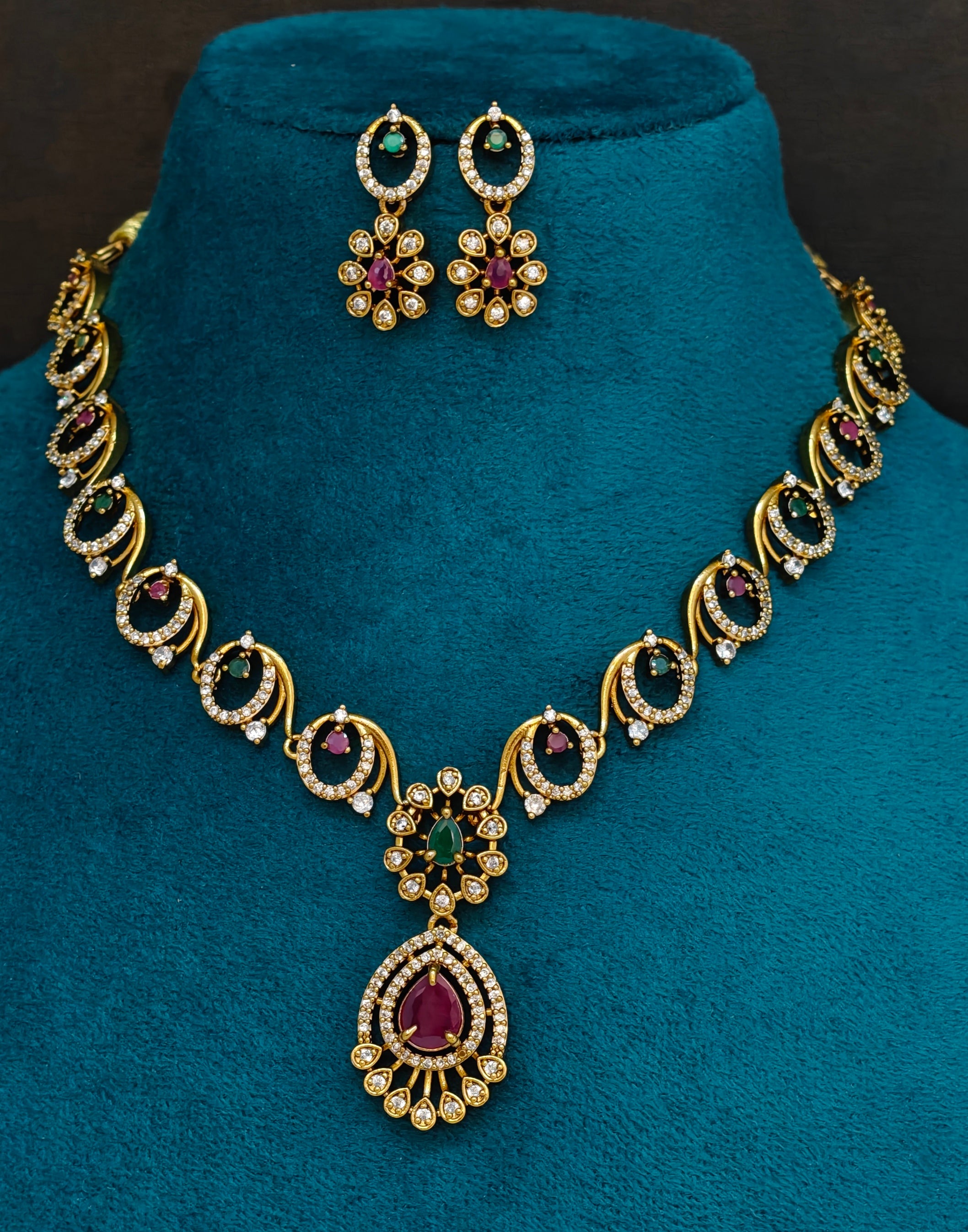 Necklace jewellery