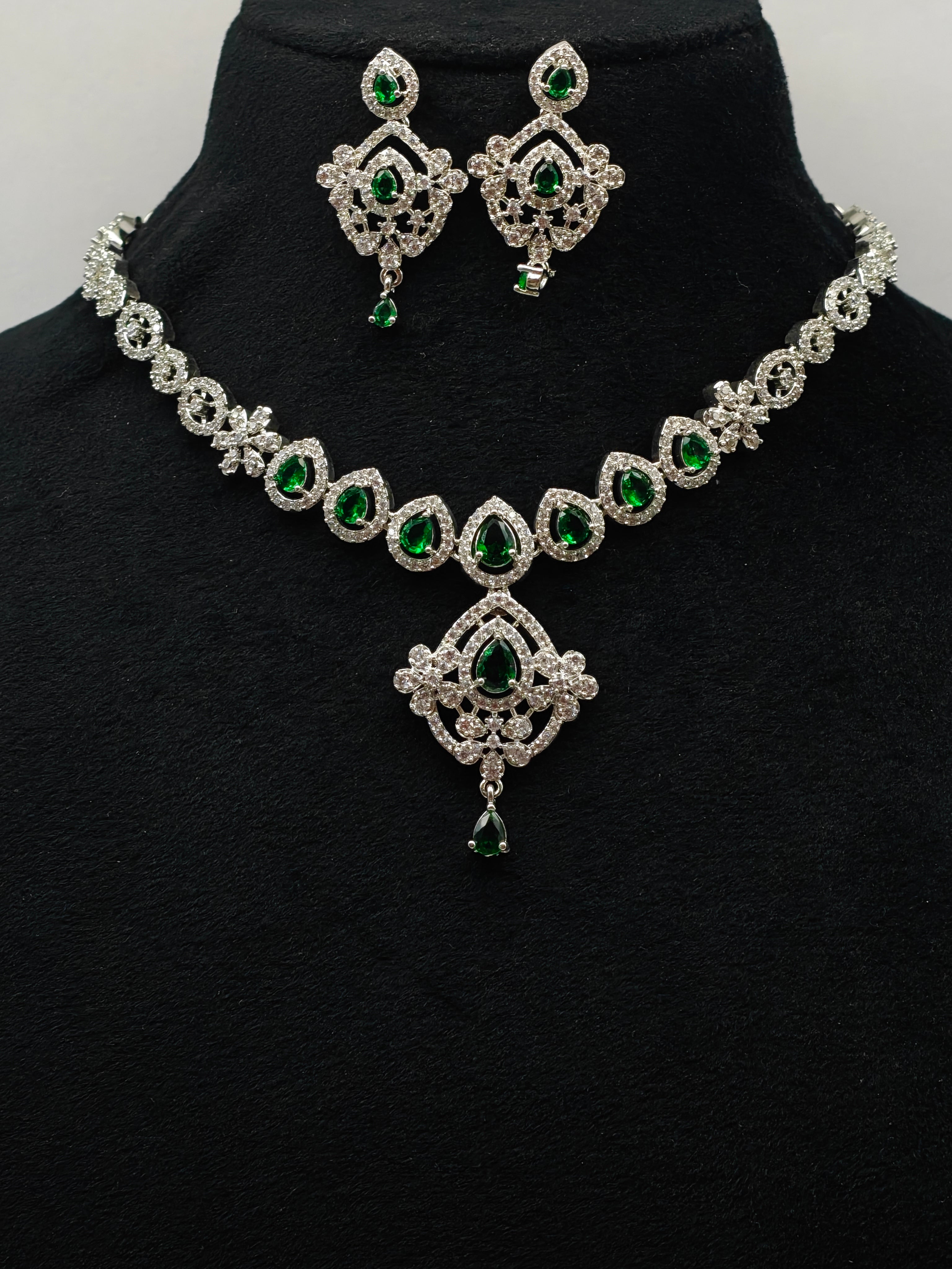 Necklace jewellery