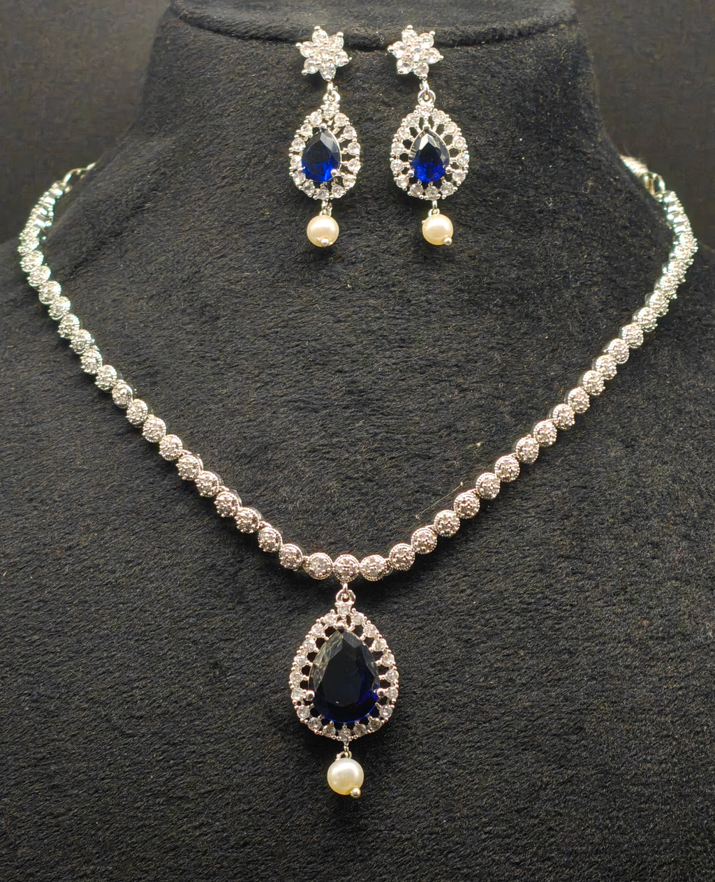 Silver necklace jewellery