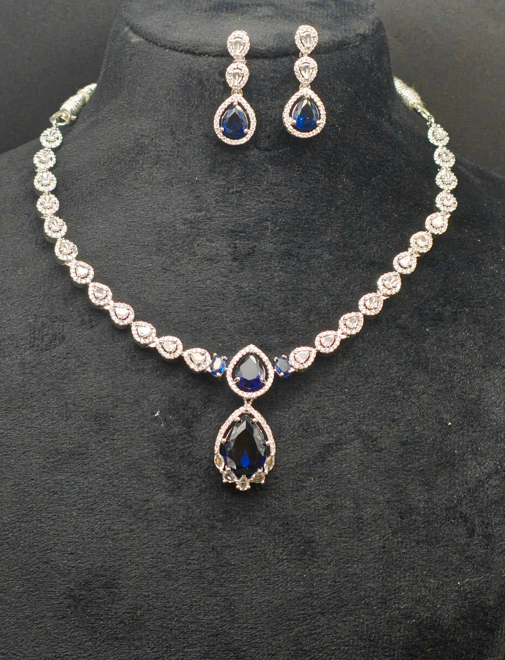 Silver necklace jewellery